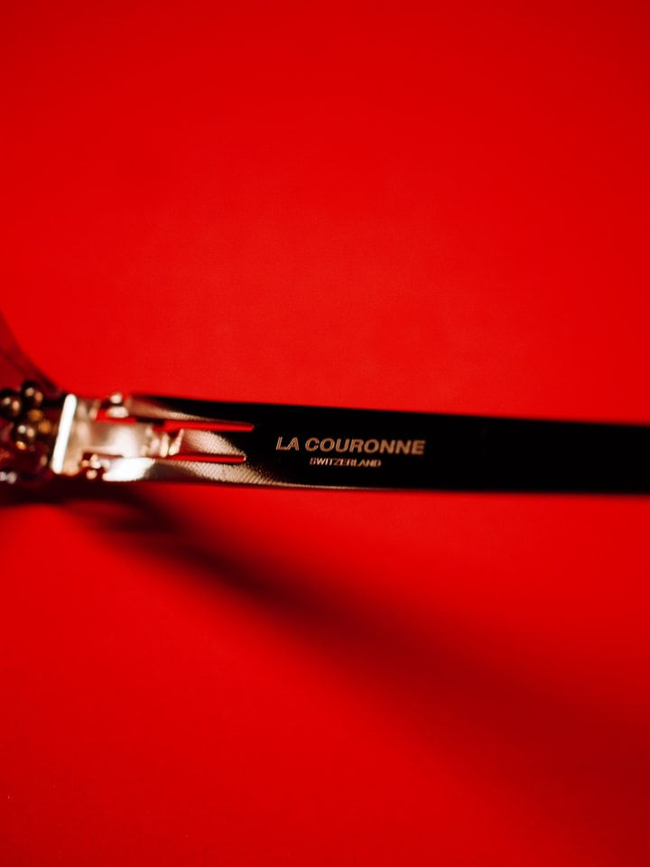 Eyewear - La Couronne.