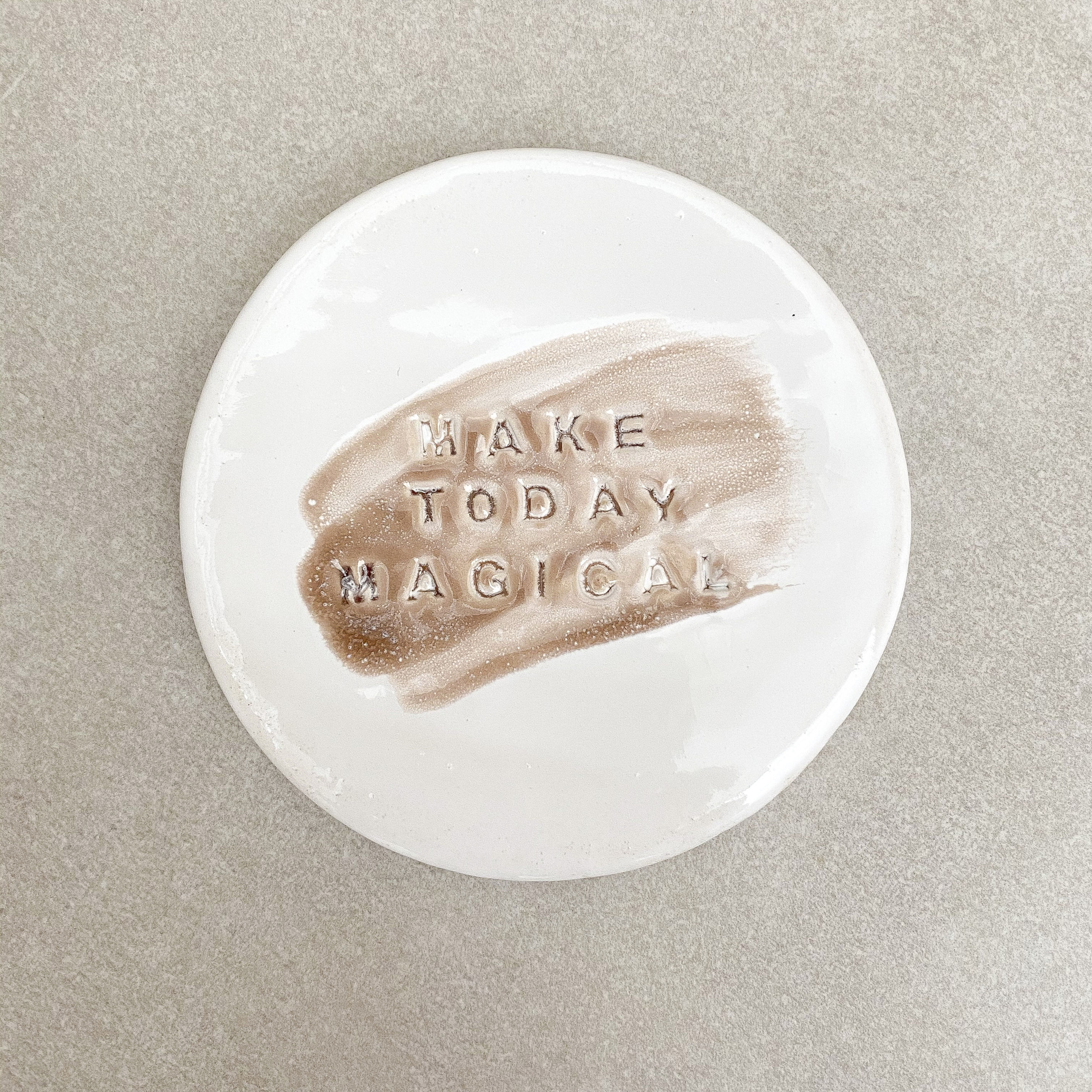 Schmuckschale "Make today magical" handgefertigt aus Keramik