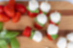 Mini brochetas caprese