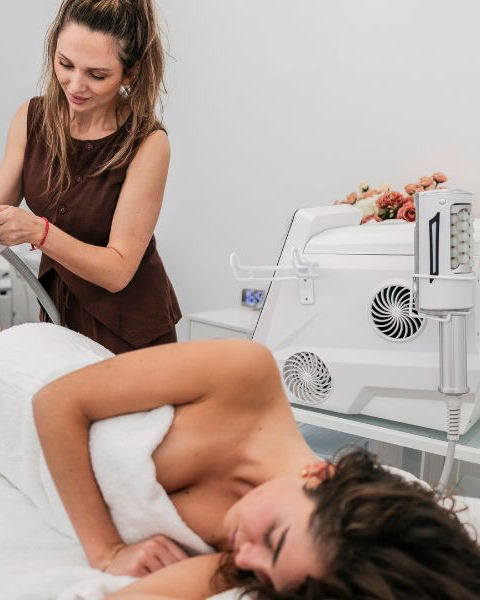 Is Body Contouring Safe? Risks, Benefits, and Recovery Explained