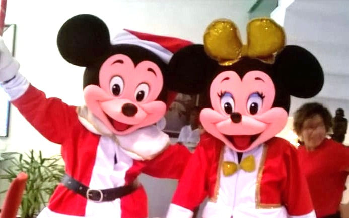 2 Recreadores + 2 Personagens