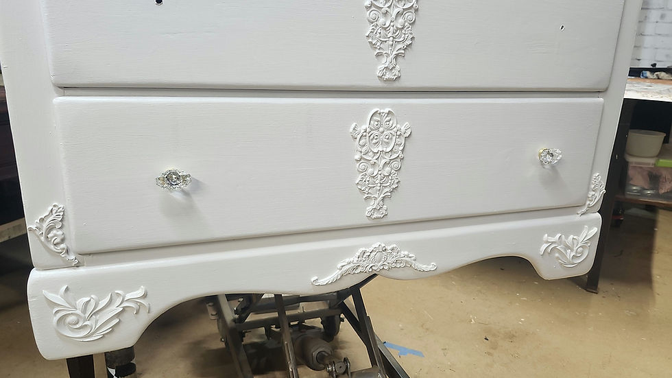 Thumbnail: White Hummingbird Dresser 