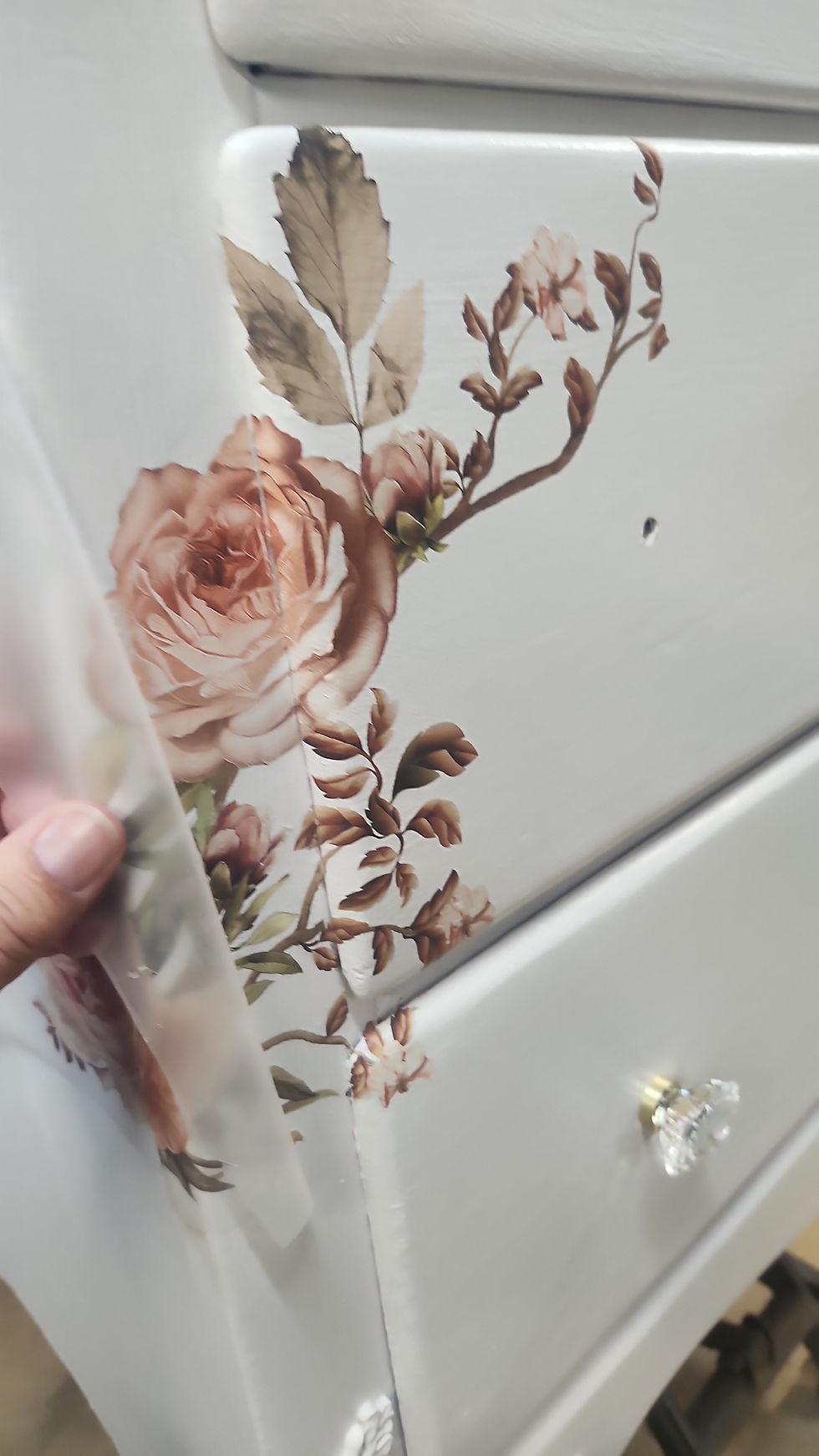 Thumbnail: White Hummingbird Dresser 