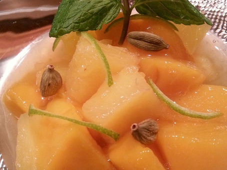 Dessert de fête : Infusion d’ananas et de mangue au thé vert et à la menthe