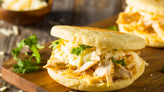 Arepa Pollo y Queso