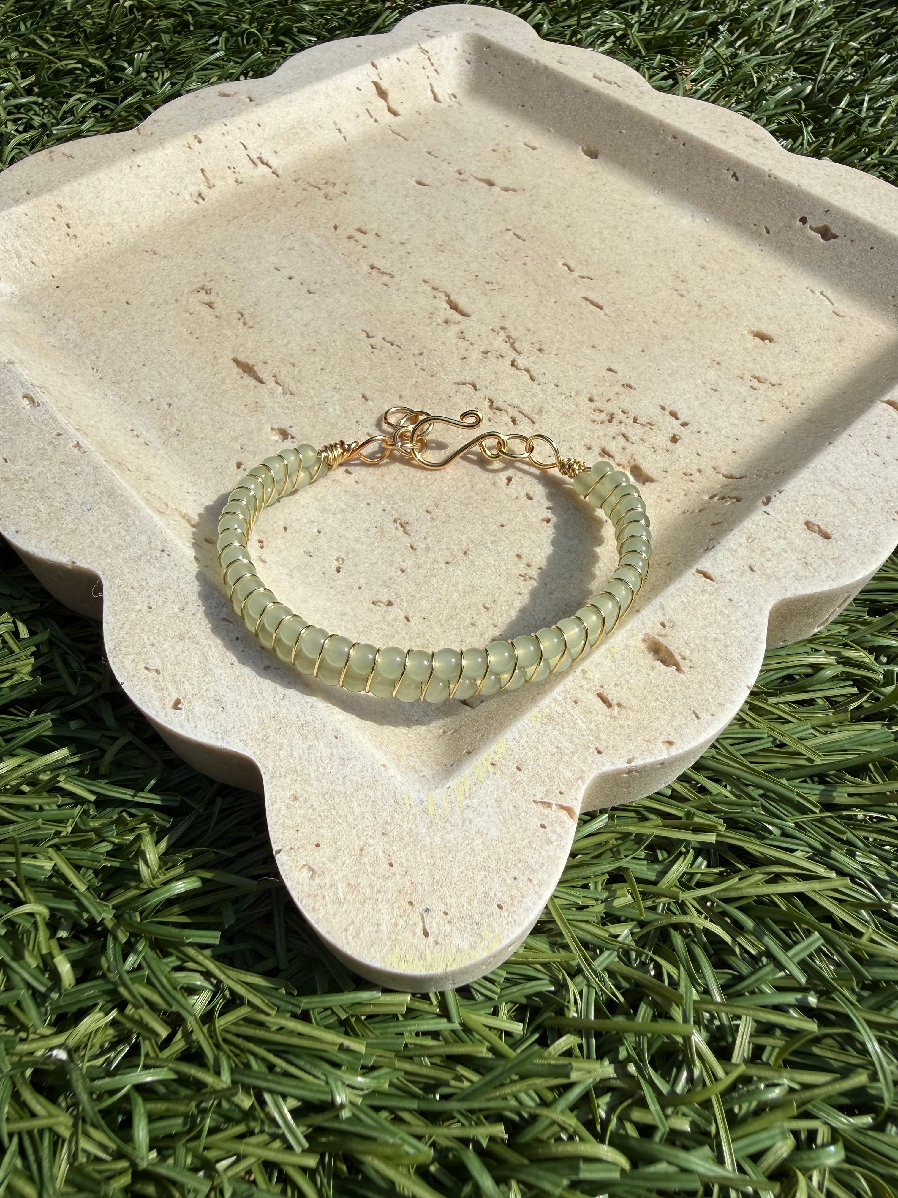 Glass bead bracelet