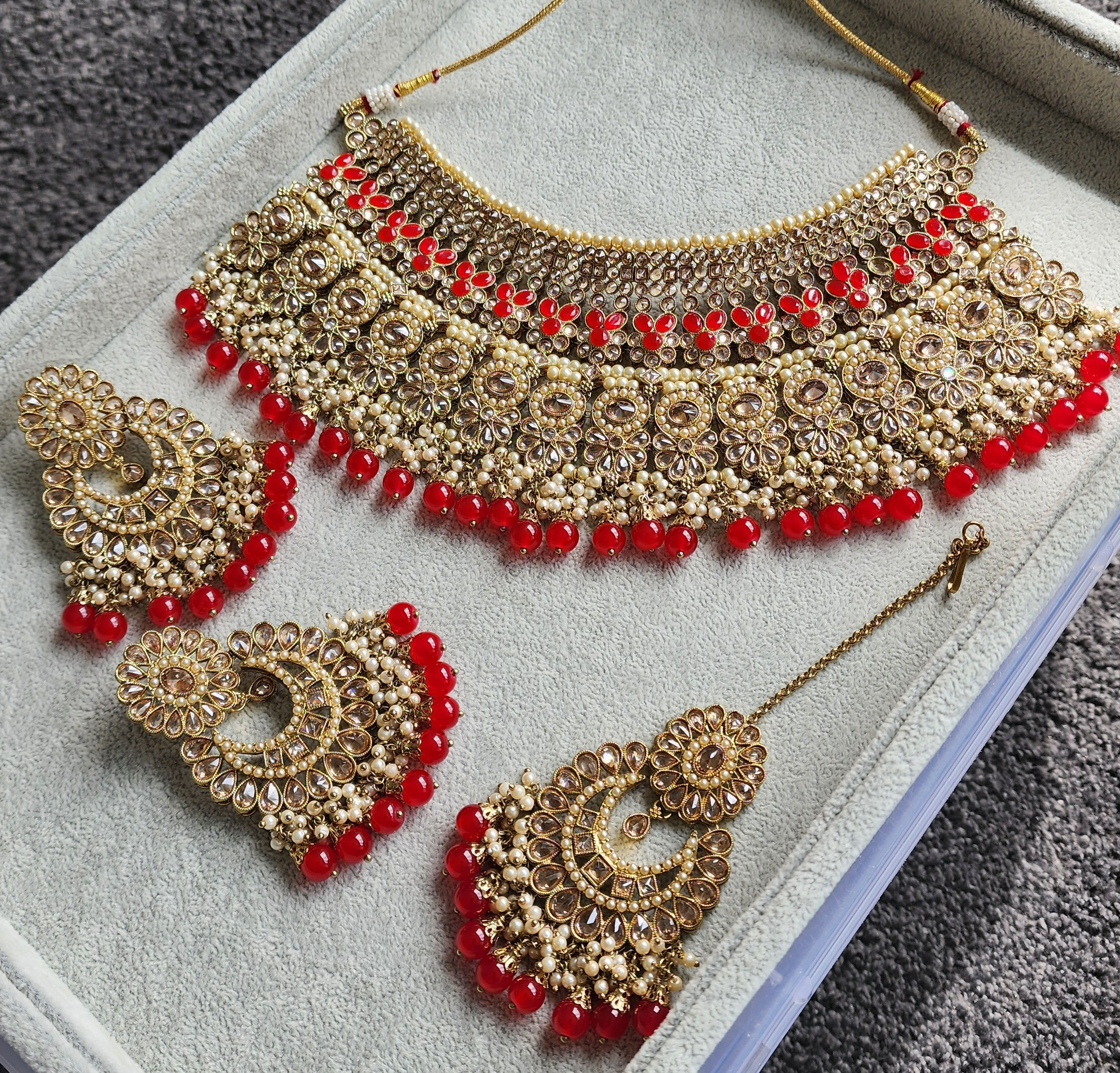 Semi-bridal choker set