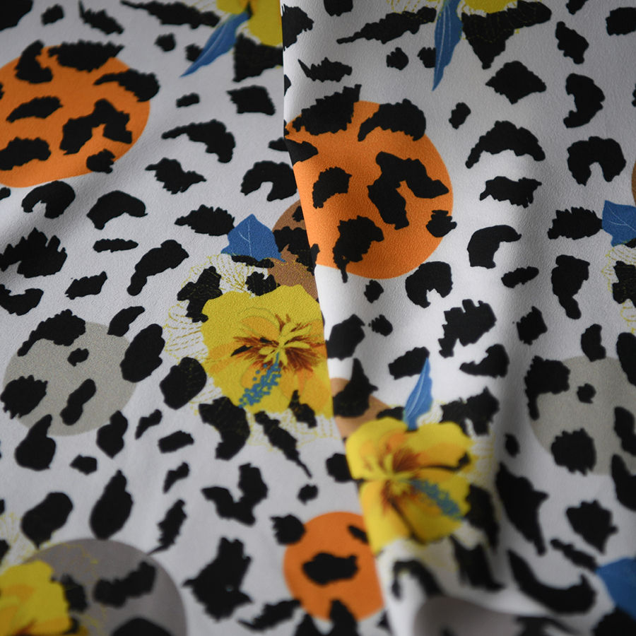 Thumbnail: Vải lụa crepe - Snow Leopard