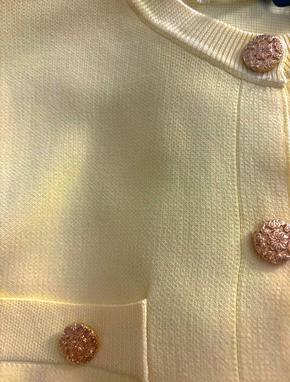 Cardigan Giallo con bottoni gioiello
