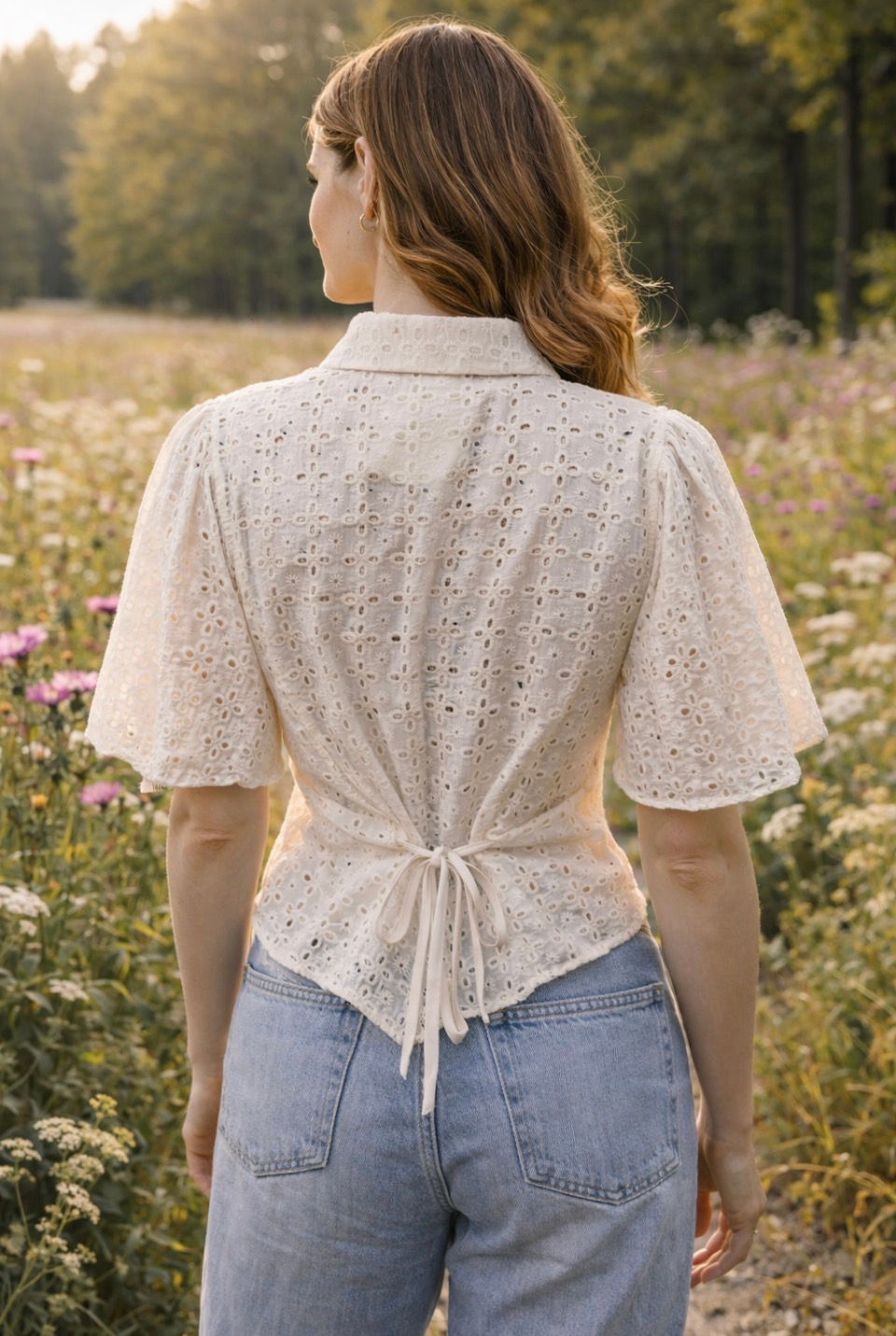 Camicia in Sangallo con fiocco posteriore