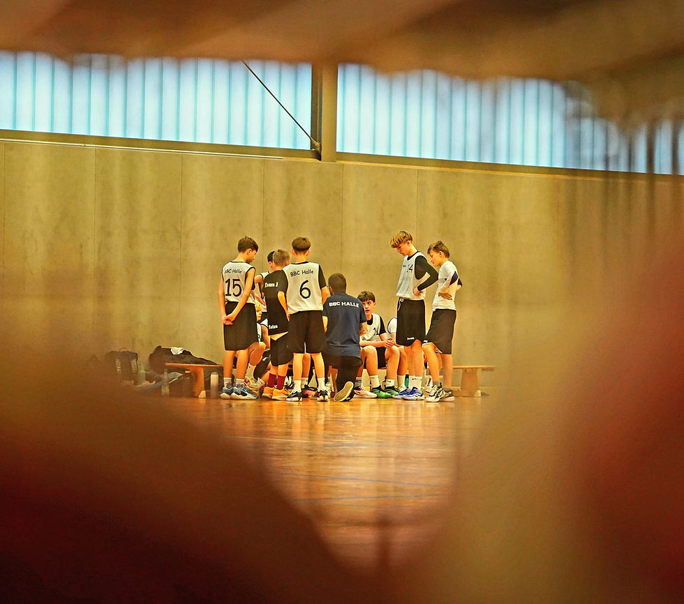 BBC Halle U14m bleibt ungeschlagen in der Landesliga – Klarer Heimsieg gegen die BSW Sixers
