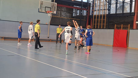 Spannender Saisonauftakt in der Bezirksliga U18M