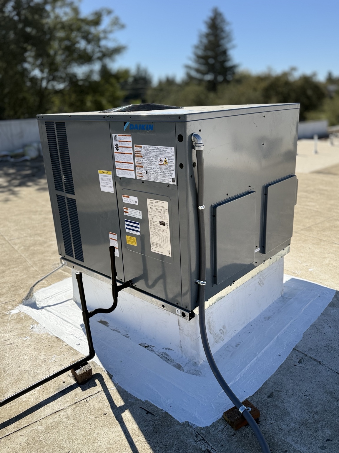 New Daikin rooftop heat pump installed at the Madison commercial project