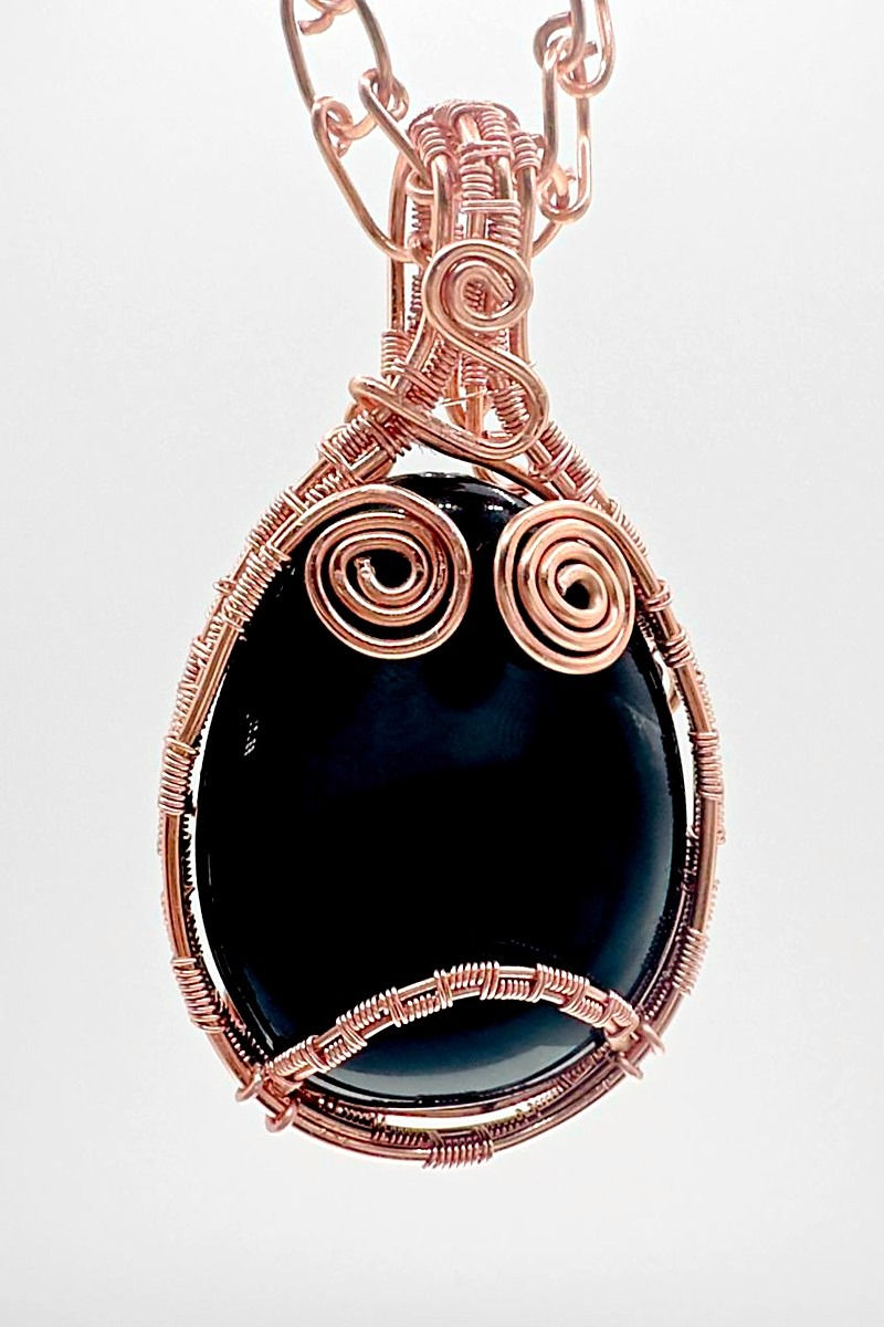 Onyx Cabochon Link Necklace closeup