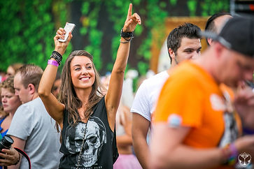 Music Revolution - Girl In Tommorowland