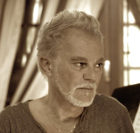 philippe%20blanc%20piano%20sepia_edited.