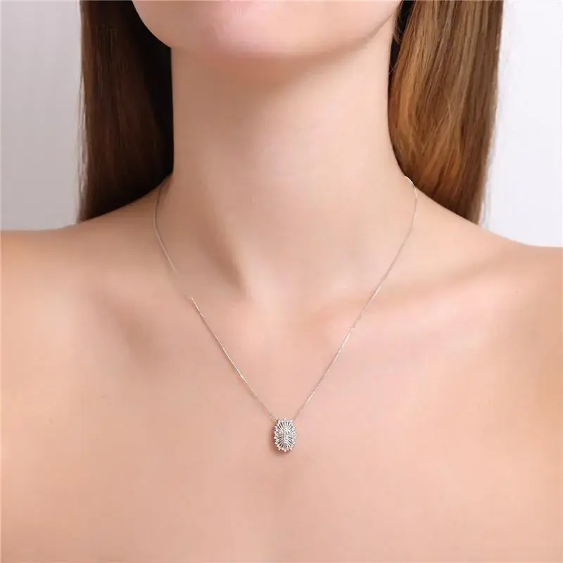 COLAR GARGANTILHA MEDALHA OVAL CRUZ CRAVEJADA