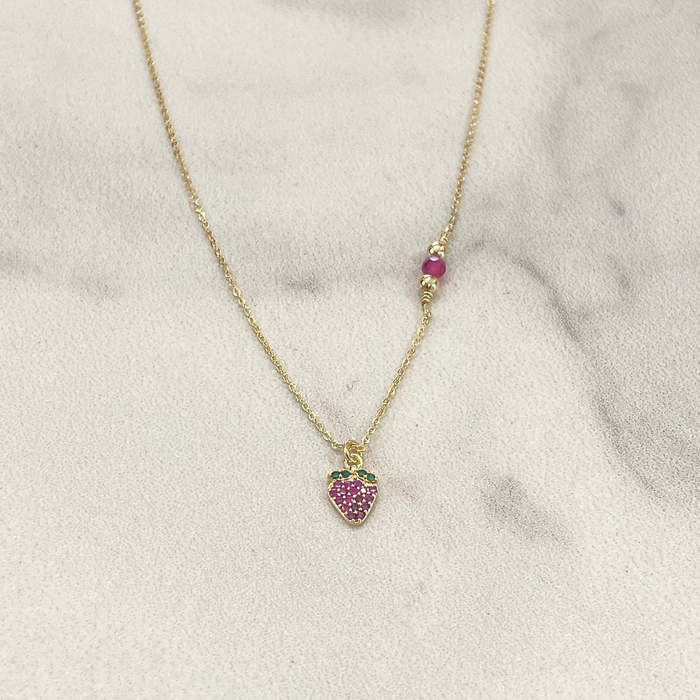 Miniatura: COLAR INFANTIL COM PINGENTE DE MORANGO