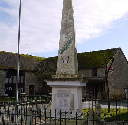 Le monument aux morts Ménil Broût