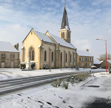 L'église sous la neige Ménil Broût Orne.jpg