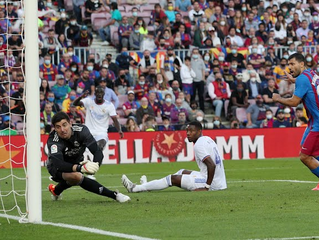 Caída en el clásico y primer gol del Kun con el Barca