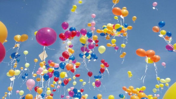 Decoración para fiestas de cumpleaños con globos de helio