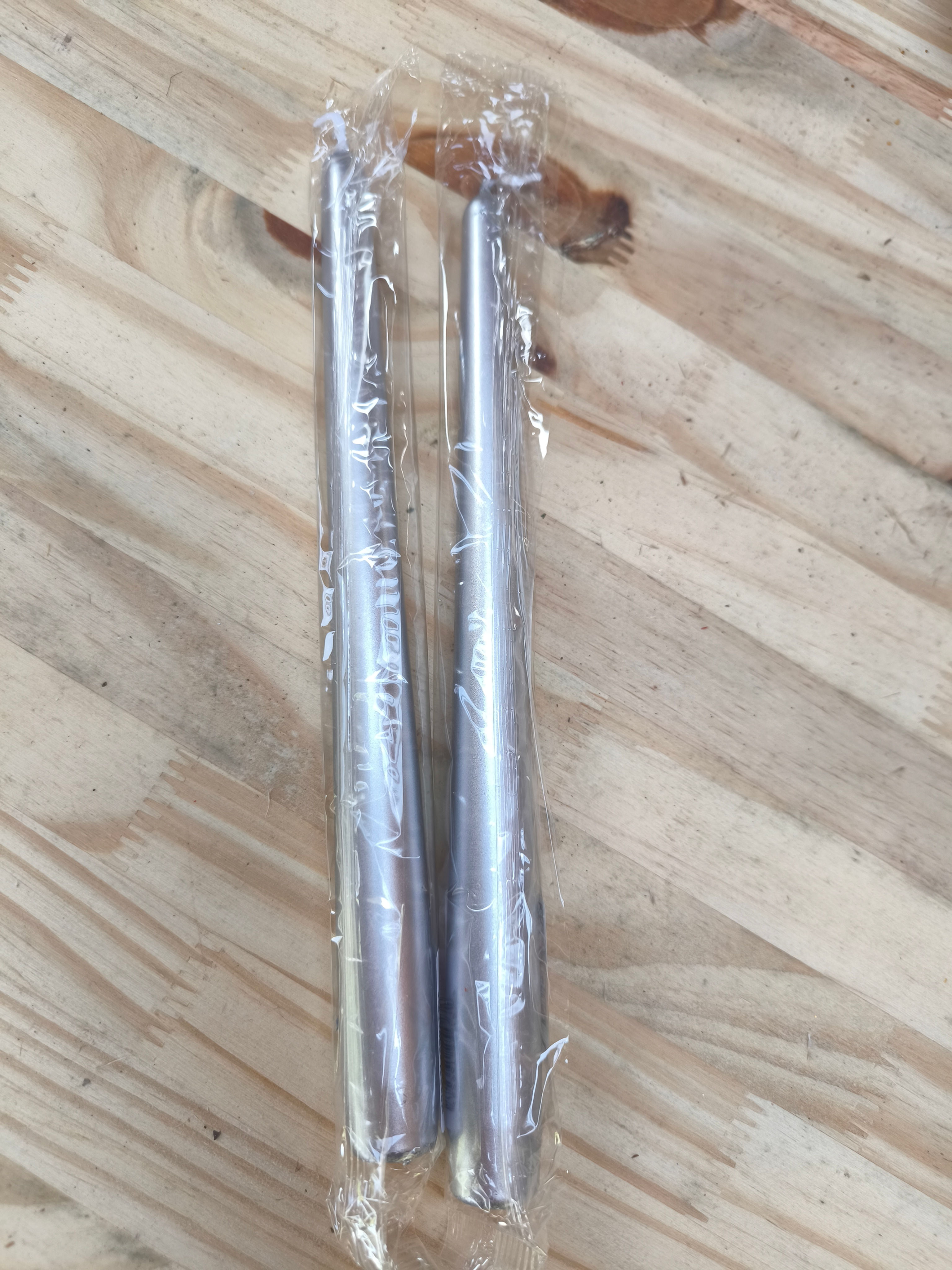 Lot de 2 bougies flambeau 