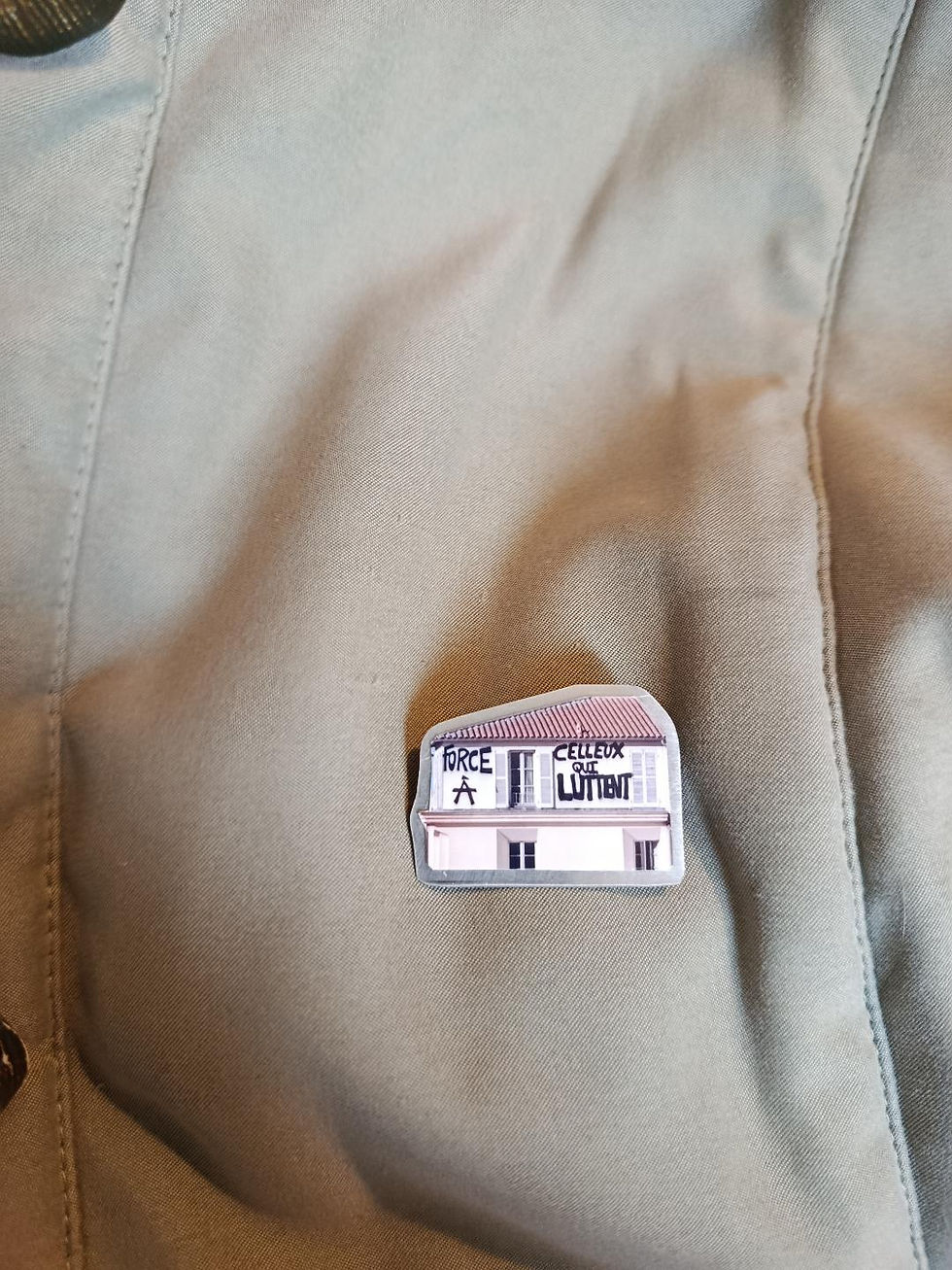 Miniature : Broche Force à celleux qui luttent
