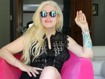 Alt-Pop Powerhouse Betty Moon