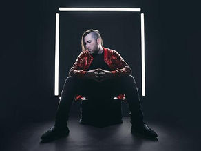 US3R: Electronic Pop With a Darker Edge
