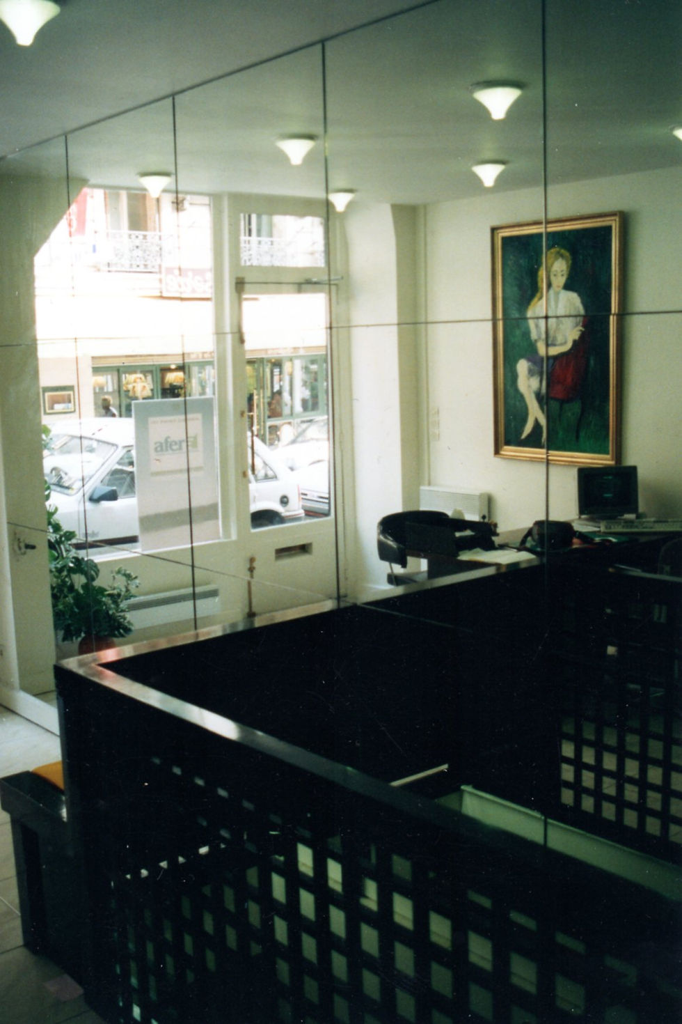 1990 Bureau Assurance Paris 17