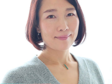What is a spiritual session with spiritual counselor Yukie Izumi?