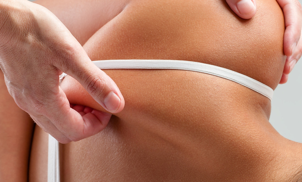 Woman scapula treatment