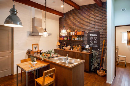 歴史とこだわりを楽しむ
ブリティッシュ トラッド|株式会社つづく|岐阜県高山市