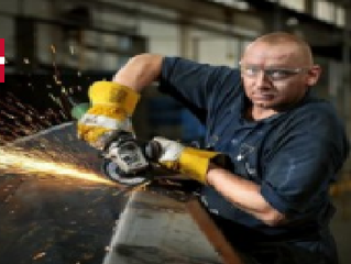 FITTERS TO SHIPYARD IN SKAGEN