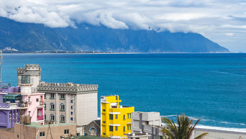 Taiwan’s Sea: Introducing the beautiful emerald-green, crystal-clear waters.