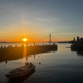 Исследуйте Chill Café в Таньсуе: 去年在馬倫巴 (Last Year at Marienbad)