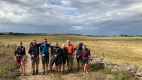 Jacques Pézier avec son groupe de randonnée sur le chemin de Compostelle