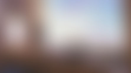 Homme regardant au loin, comme le dirigeant qui pilote son entreprise