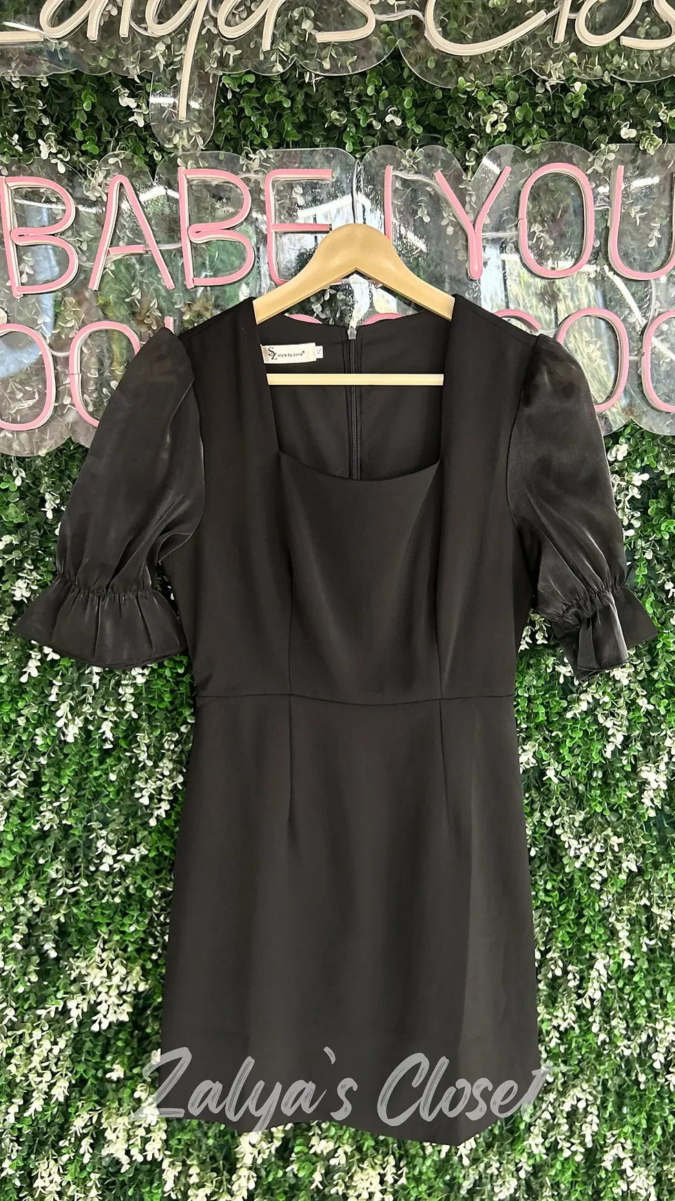Thumbnail: Knee Length Black/ Red Structured Dress