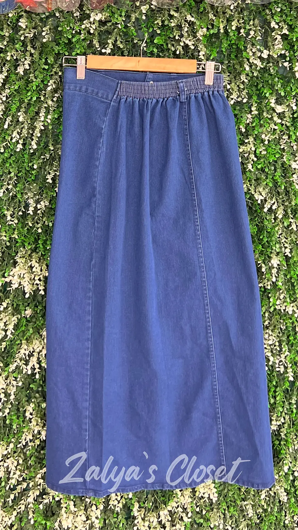 Thumbnail: Front Buttoned Denim Skirt Dark Blue