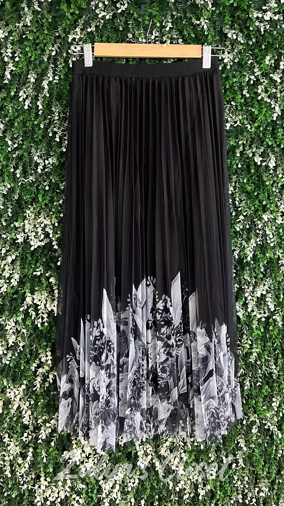 Thumbnail: Bottom Printed Imported Pleated Skirt