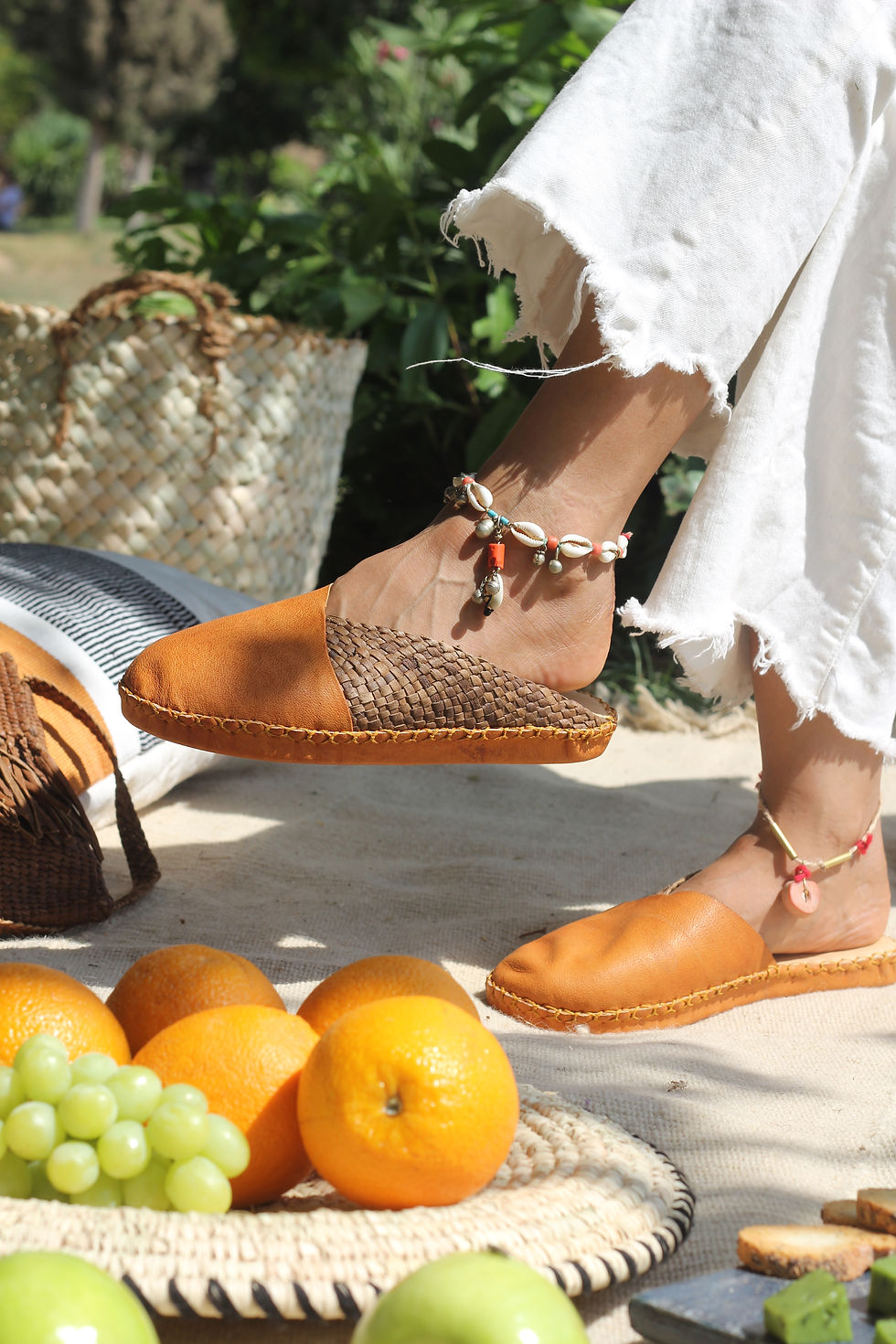 Thumbnail: Asfu - Brown Handwoven Wing Leather Slippers