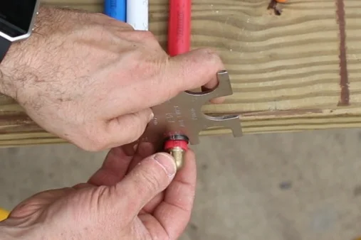 Installation guide of pex pipe