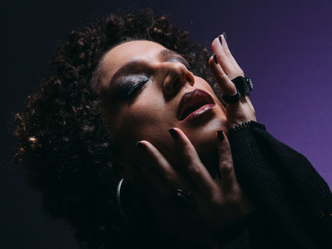 Nadine, novo trabalho de Luiza Romão, une spoken word e história policial para discutir violência de gênero