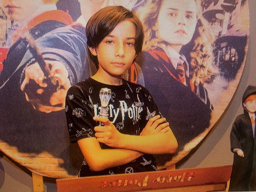 Estrela mirim da Record TV Biel Marconato completou 11 anos com comemoração cheia de famosos