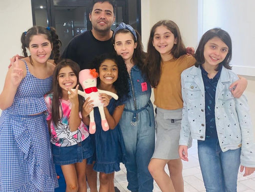 Marina Merola estreia Web série de Douglas Silva