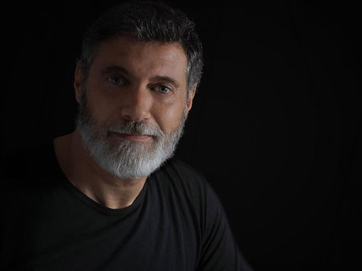 O escritor Jeson Dotti e sua visão do mundo na "MATRIX"