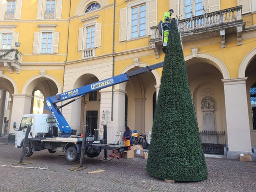 All’Immacolata tutti in piazza per accendere il maxi albero! Poi c’è una raffica di iniziative