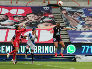Pachuca vence sin problemas a Puebla
